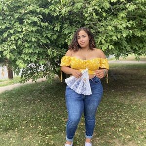 Meet your Posher, Elisa